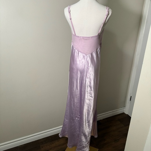 Vintage Victoria secret lavender slip dress with padding L - Picture 7 of 10